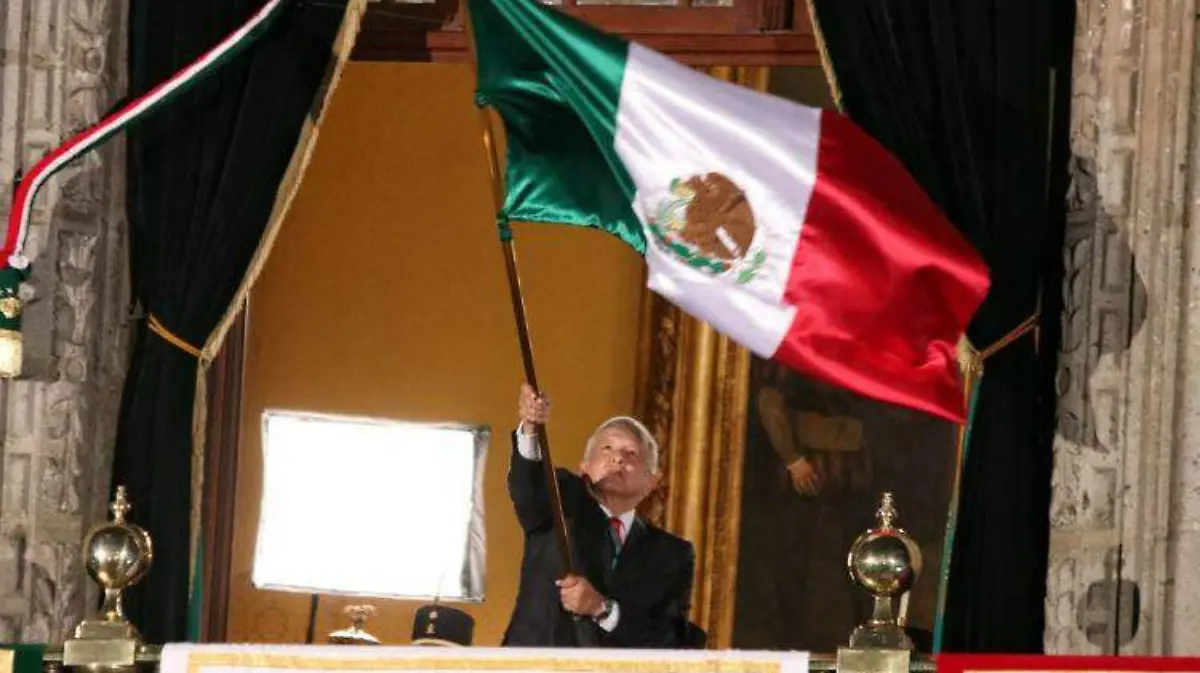 amlo grito ROBERTO HERNANDEZ